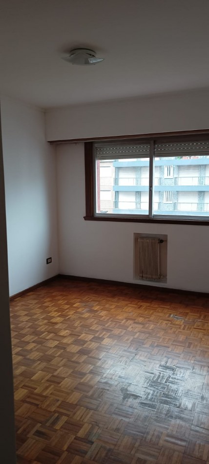 Departamento de 3 ambeintes con cochera !!! Av. Luro al 2500 !!!