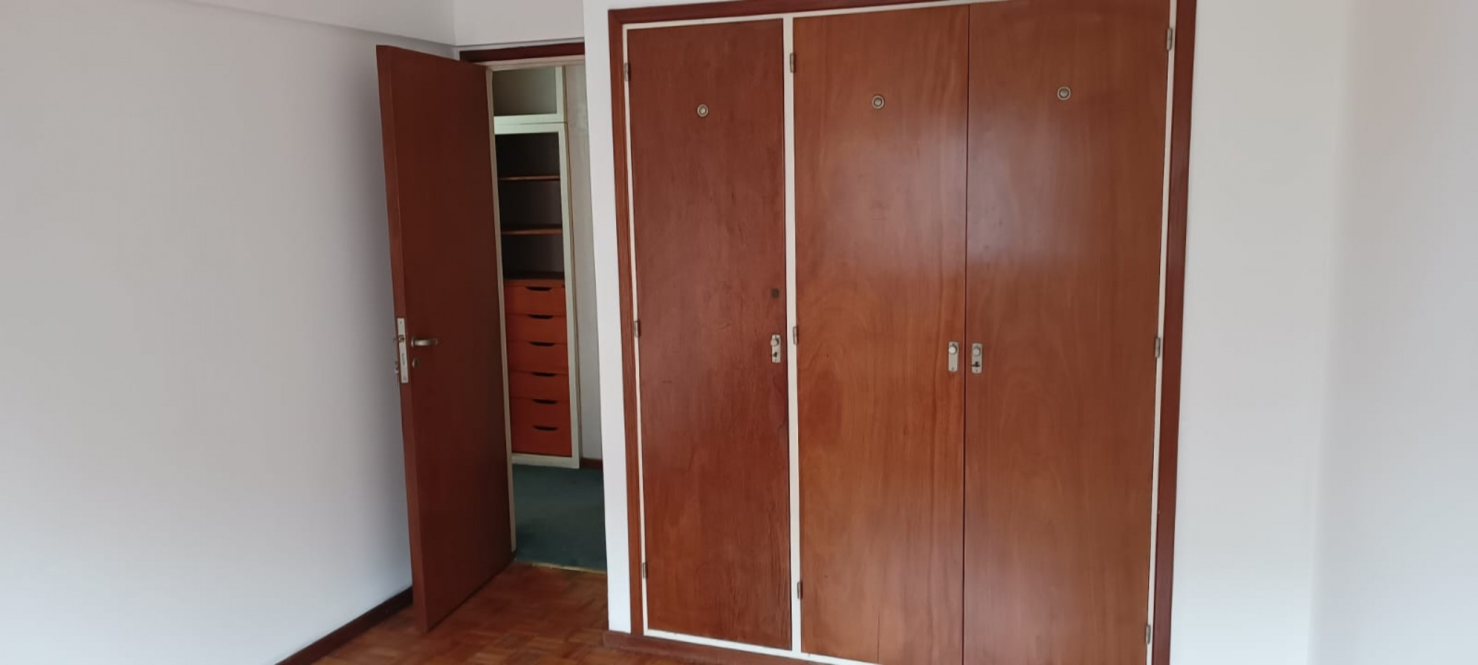 Departamento de 3 ambeintes con cochera !!! Av. Luro al 2500 !!!