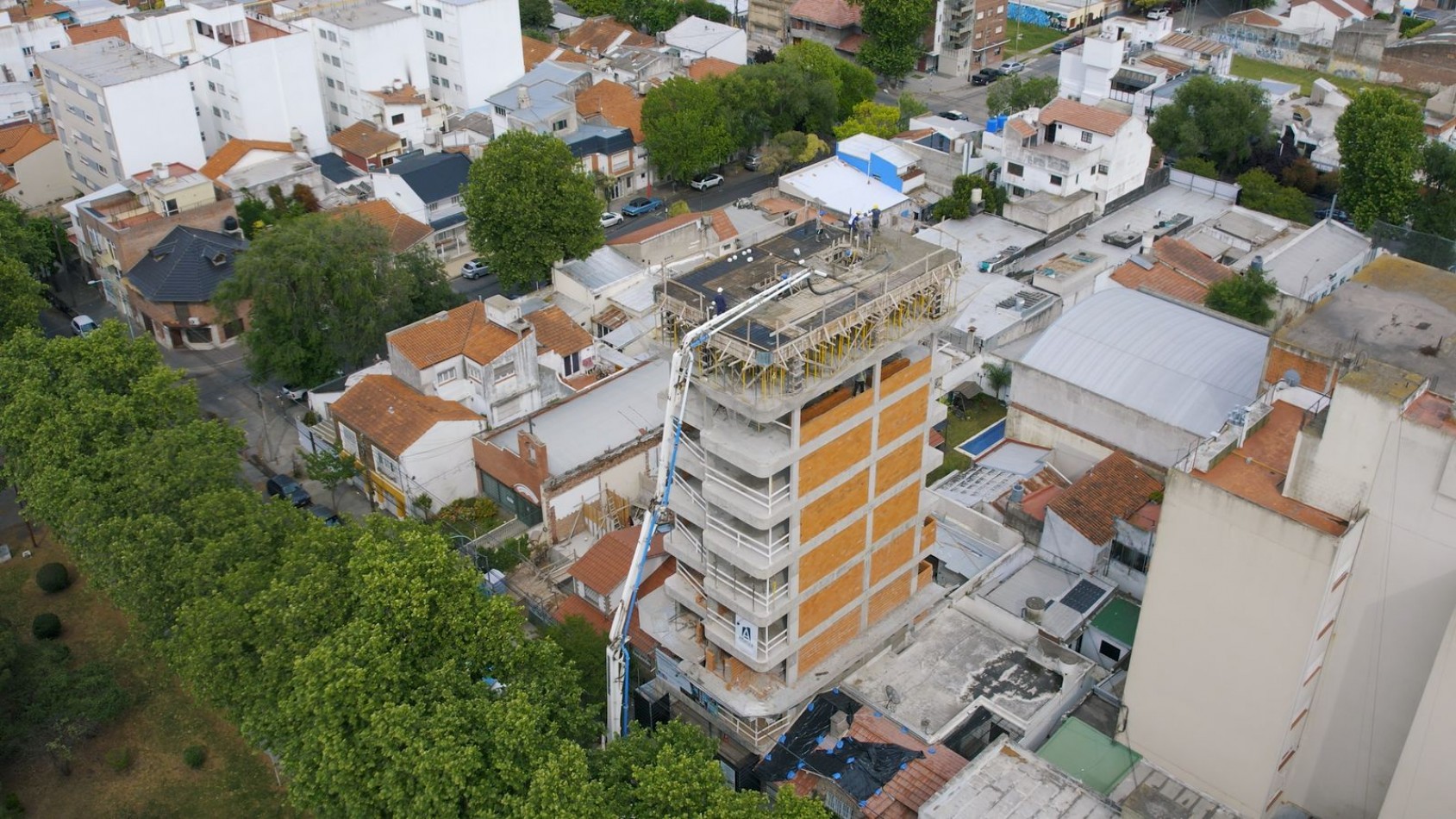 EDIFICIO EN POZO,  2  Y  3 AMB.CON O SIN COCHERA. BARRIO SAN JOSE, 12 CUOTAS EN PESOS!!