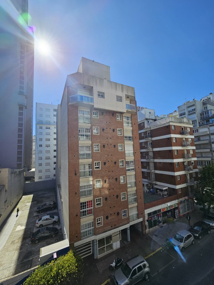 DOS AMBIENTES EXTERNOS CON BALCON. PROXIMO PLAYAS, PLAZA COLON, GUEMES,