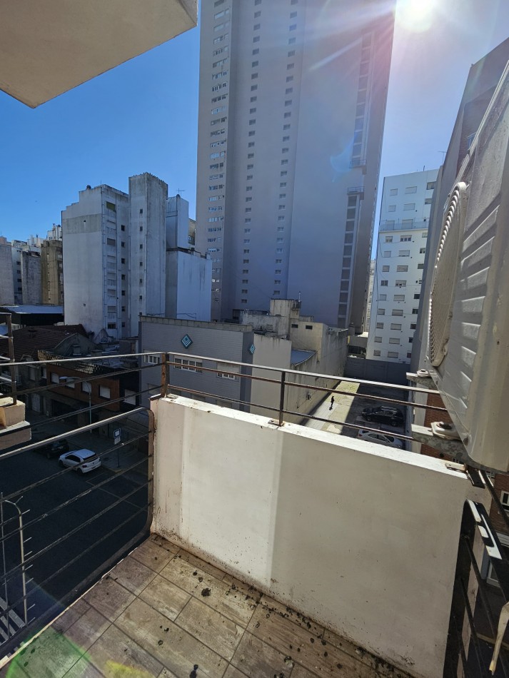 DOS AMBIENTES EXTERNOS CON BALCON. PROXIMO PLAYAS, PLAZA COLON, GUEMES,